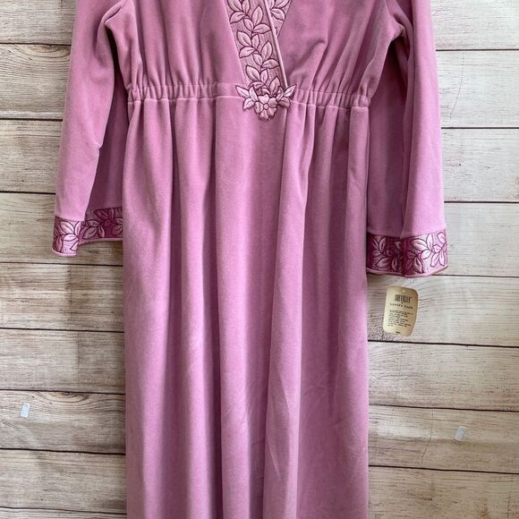 VINTAGE NEW WITH‎ TAGS VANITY FAIR SHEVELVA ROBE - Picture 3 of 8